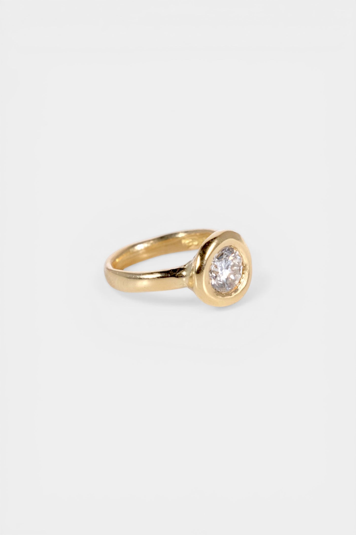 Donut Diamond Ring