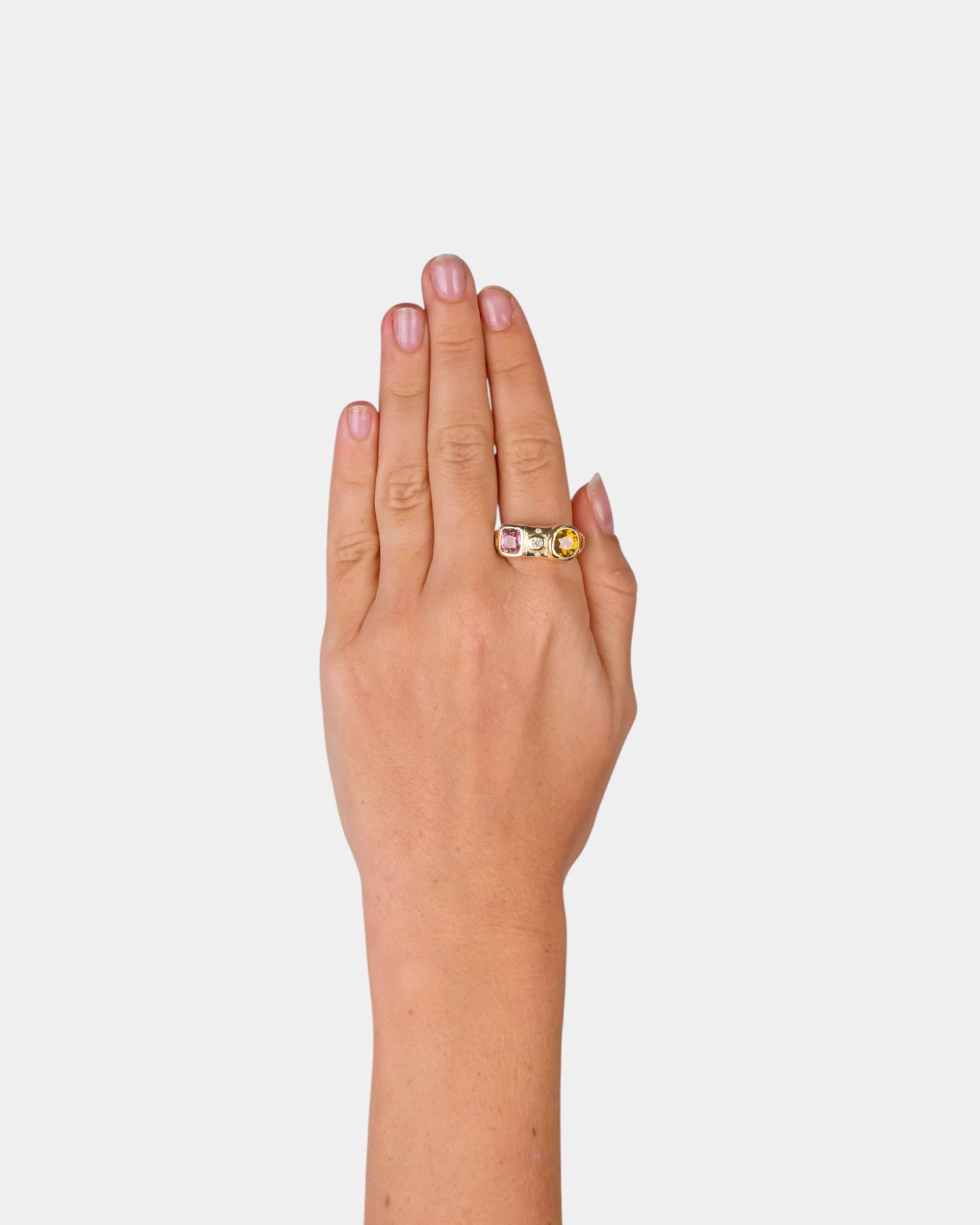 Hotel Paradiso Ring