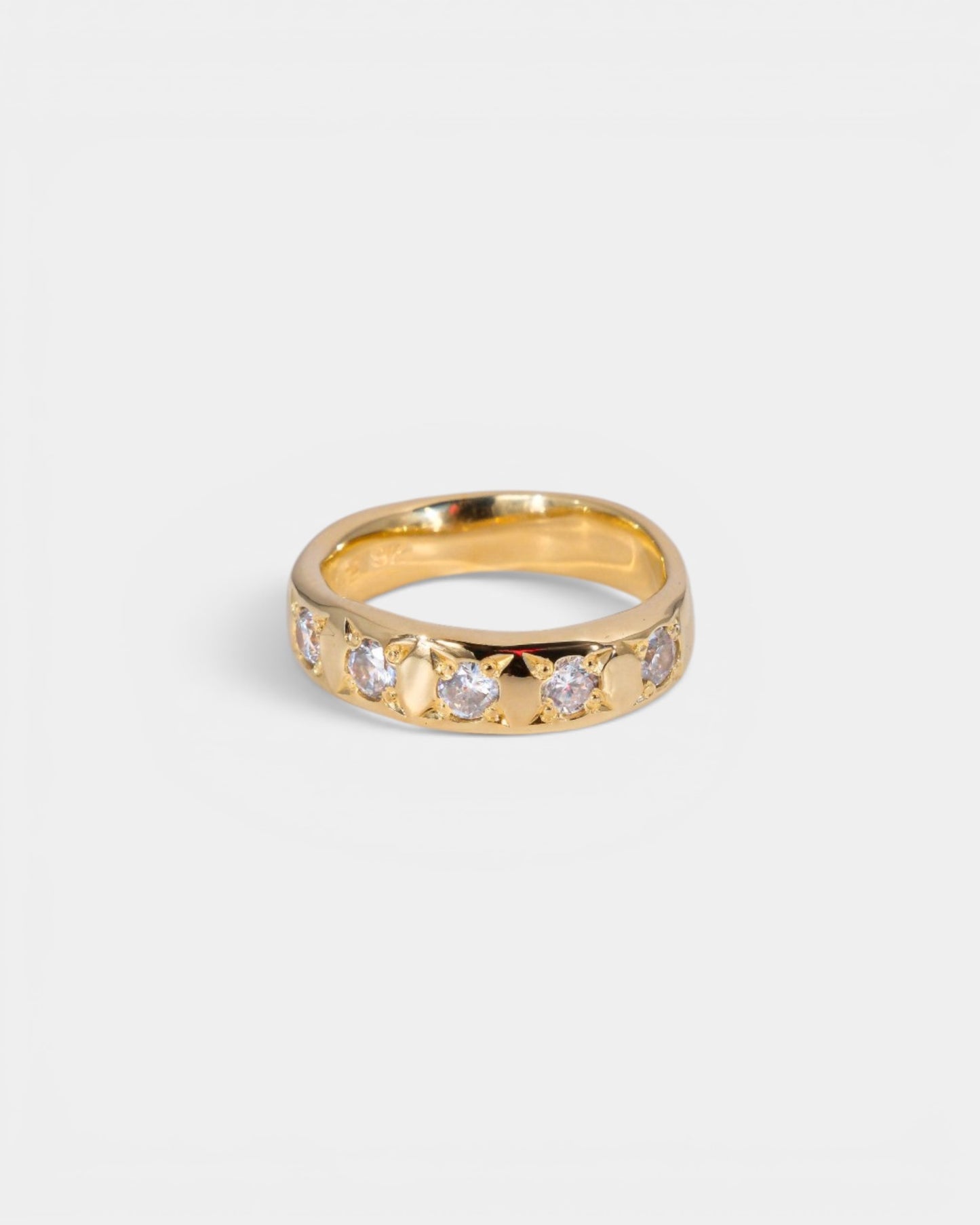Aisle-land Getaway Ring