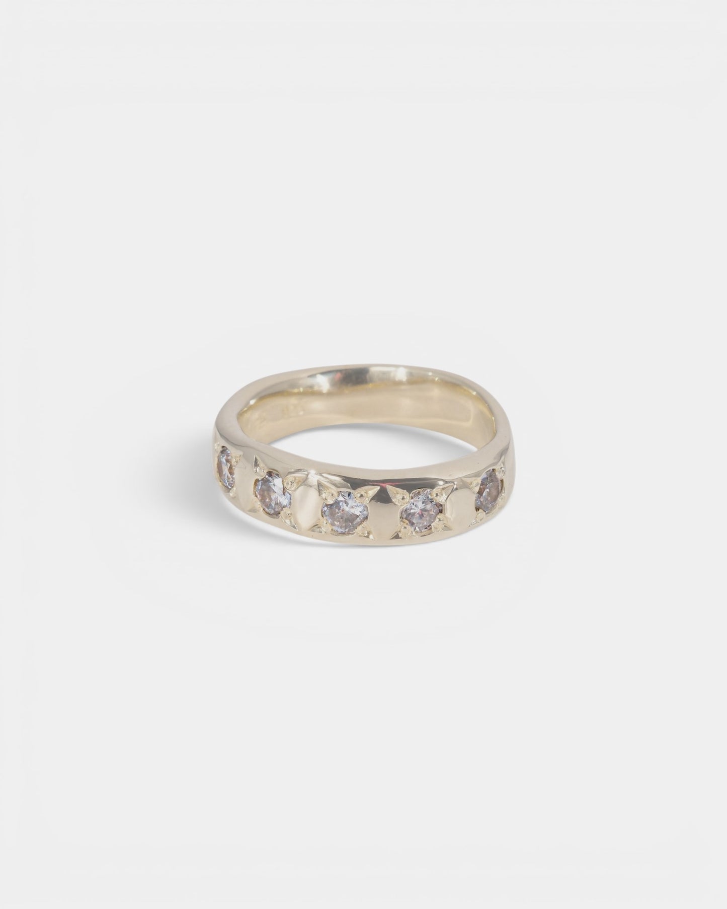 Aisle-land Getaway Ring