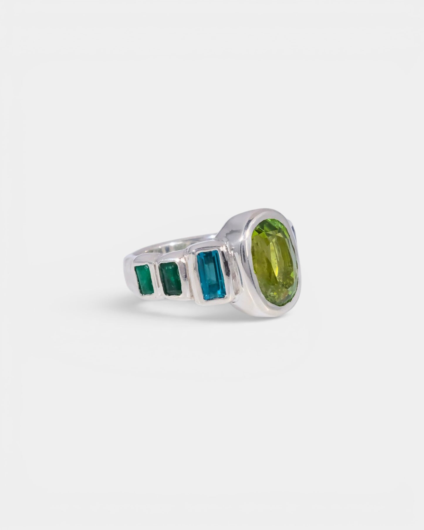 Peacocking Ring
